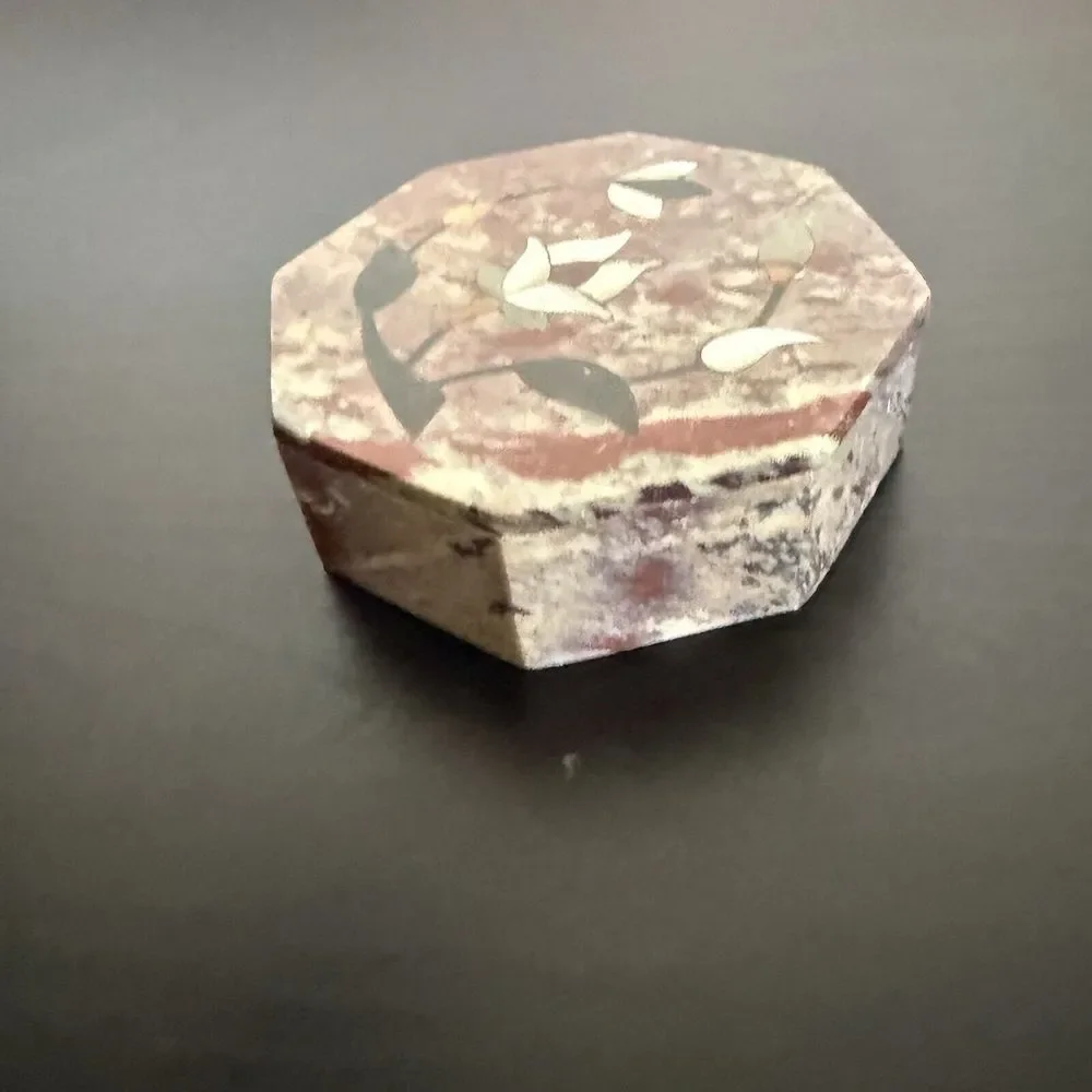 Soapstone Trinket box mother of pearl inlay Flowers‎ Soni International India